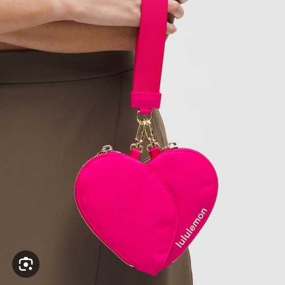 lululemon athletica Handbags - NWT Lululemon Dual Pouch Wristlet Heart